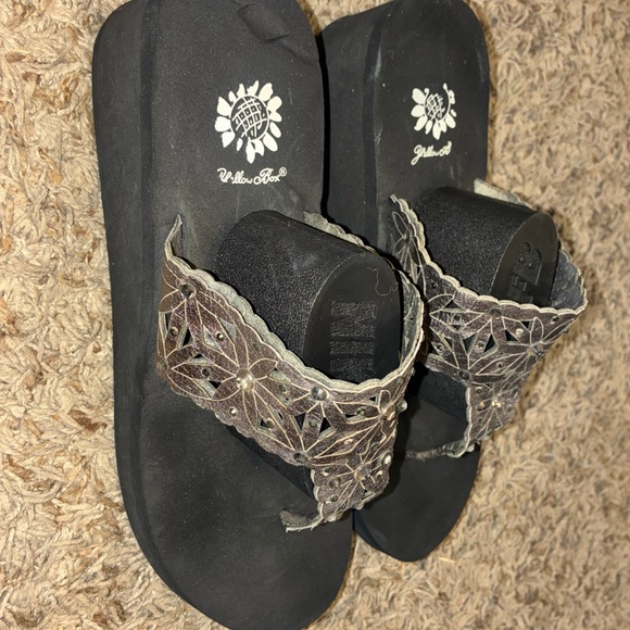 Yellow Box Black and Silver Women's Sandals - Picture 4 of 6